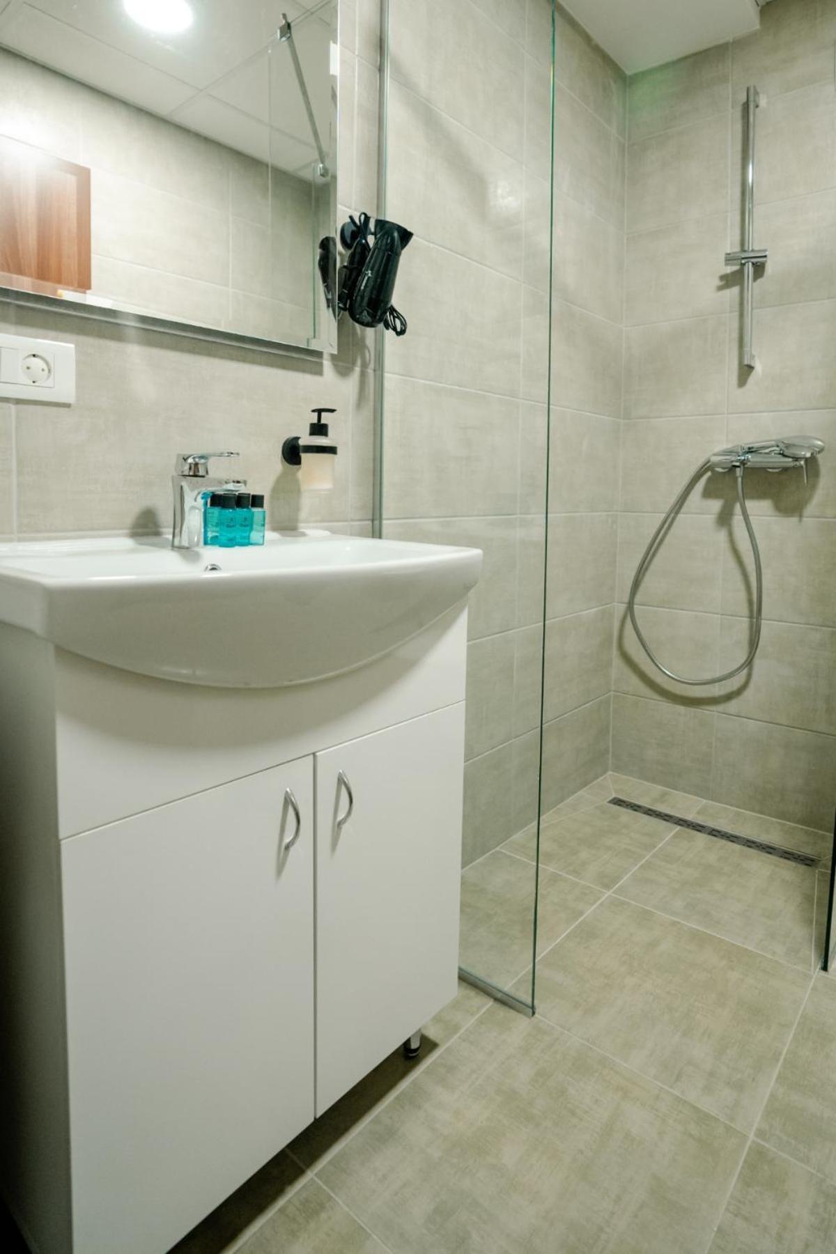 Darki Apartments 3 - Very Central Stay With Free Parking Охрид Екстер'єр фото